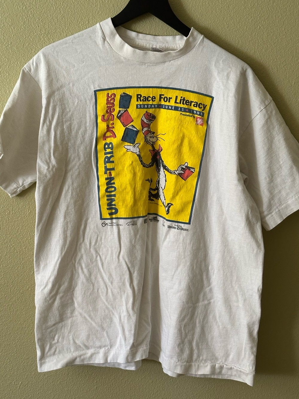 Vintage Fruit of the Loom Dr. Seuss Race for Literacy Graphic T-Shirt